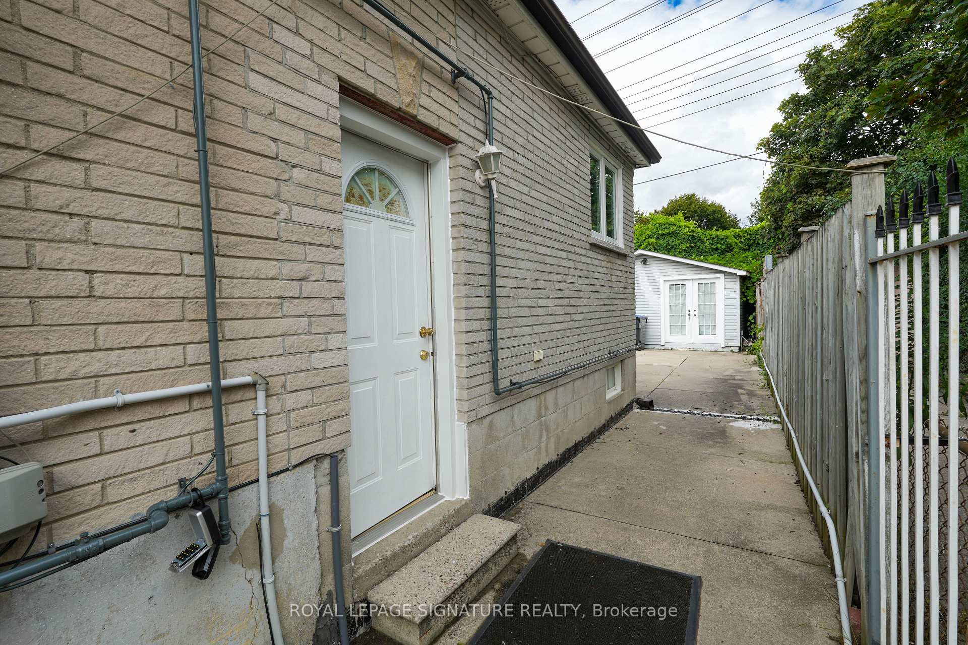 674 Abana Road Lower, Mississauga, ON L5A 1H4, Mississauga — photo 1
