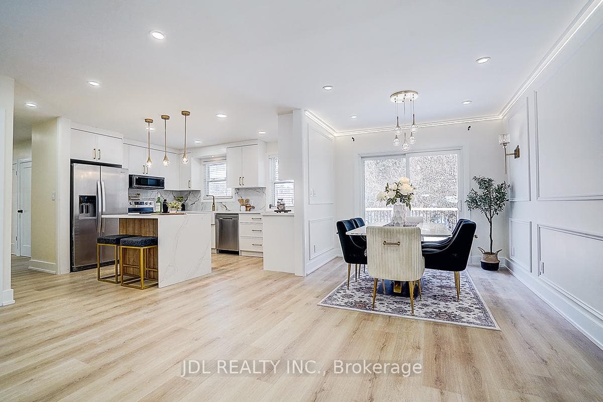 15 Crossburn Drive, Toronto, ON M3B 2Z3, Toronto C13 — photo 1