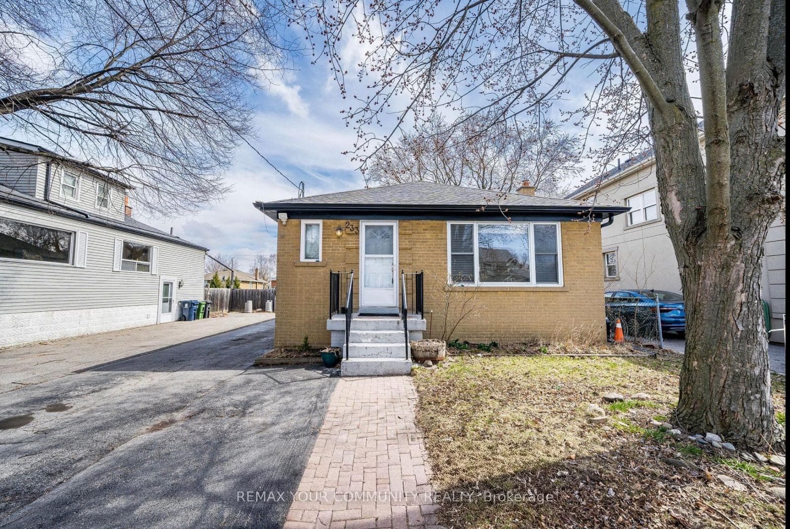233 Beta Street Upper, Toronto, ON M8W 4H7, Toronto W06 — photo 1