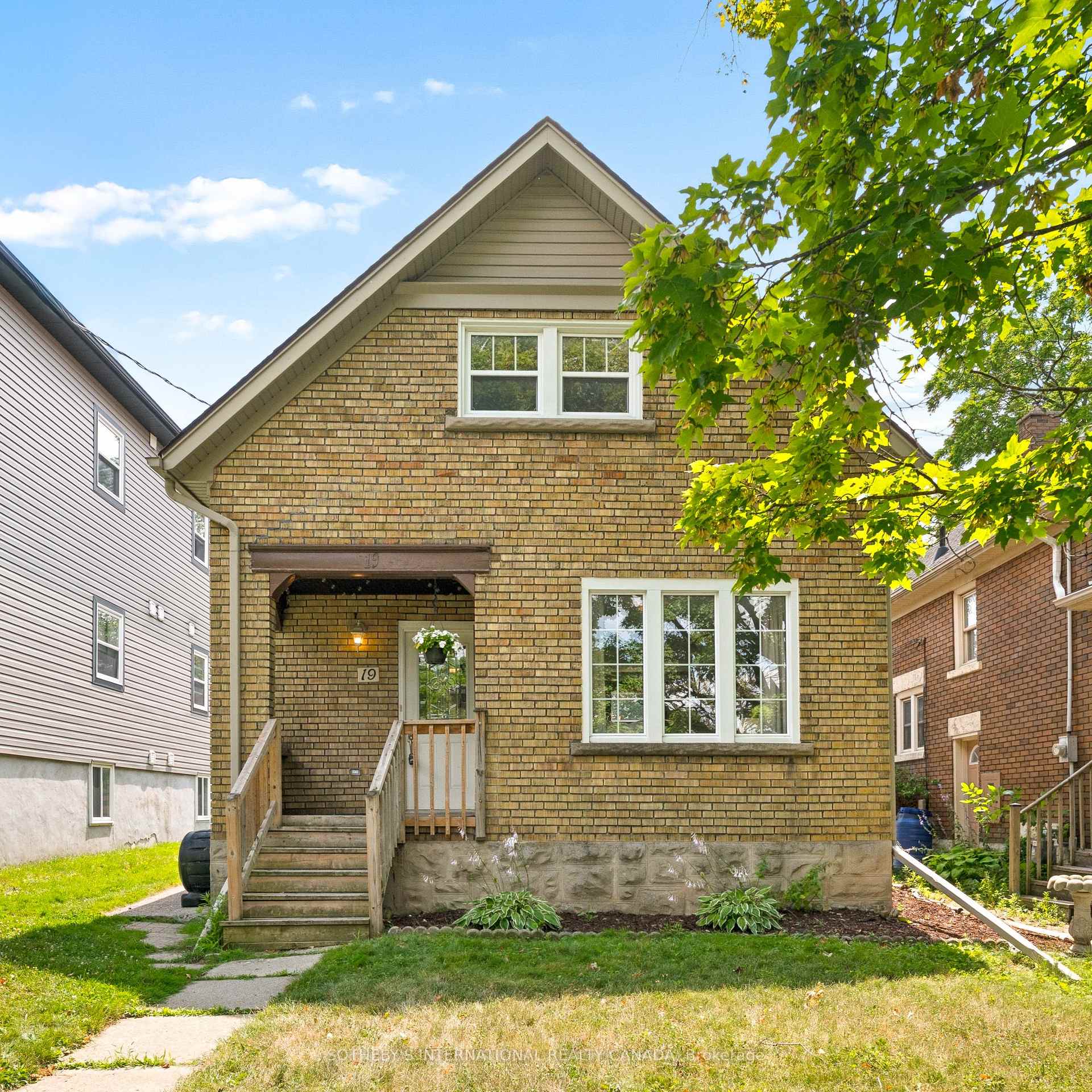 19 Mary Street, Kitchener, ON N2H 3P9, Kitchener — photo 1