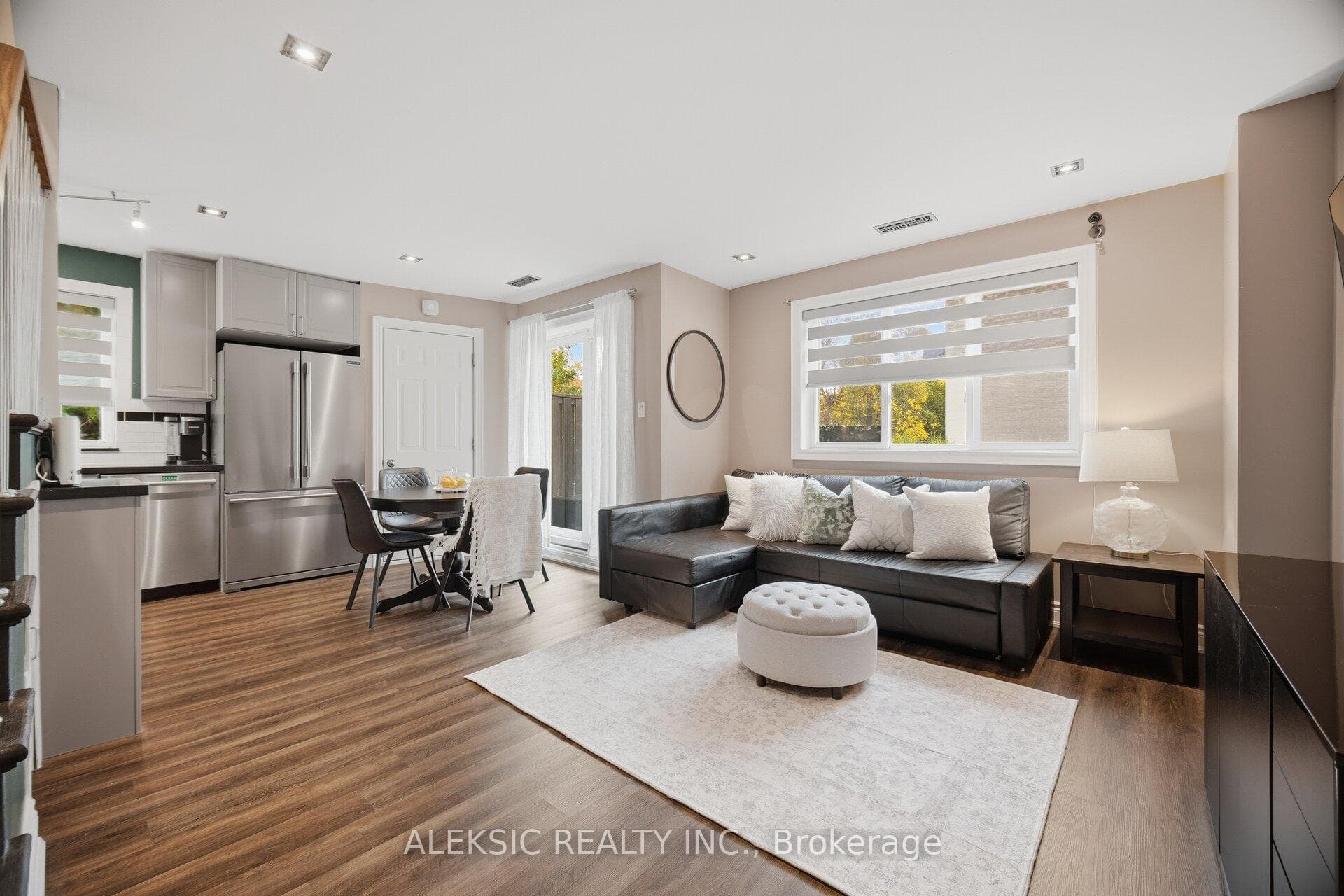 2001 Bonnymede Drive 35, Mississauga, ON L5J 4H8, Mississauga — photo 1