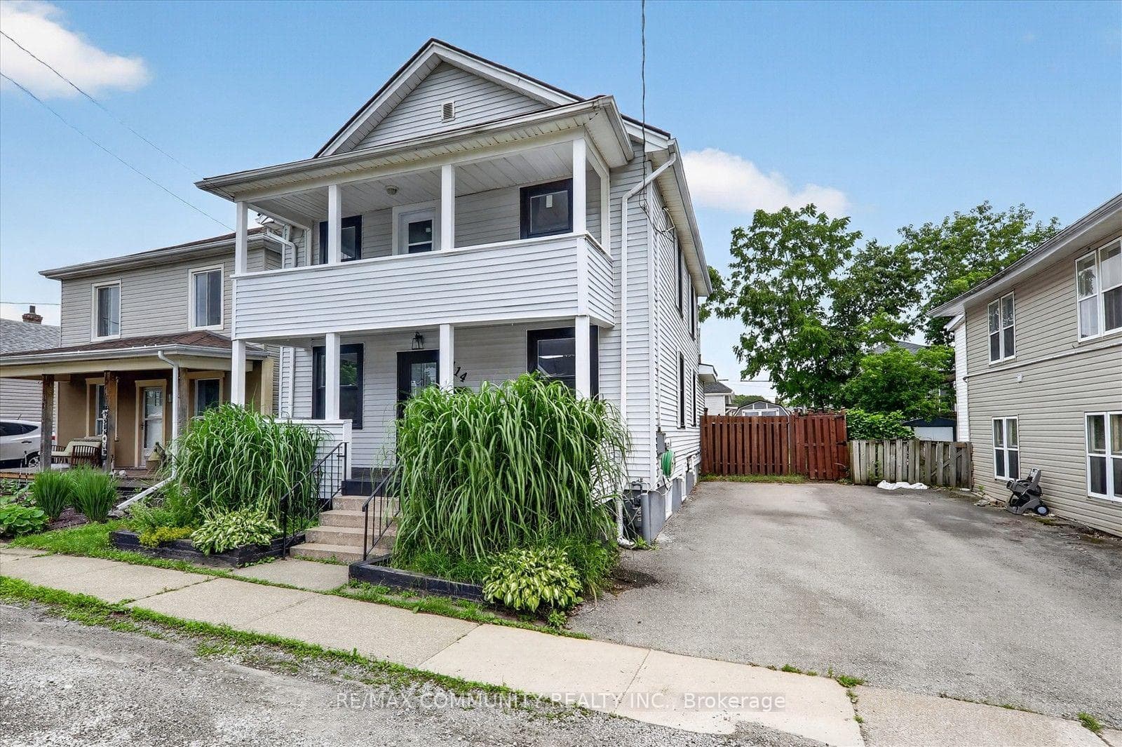 114 PILKINGTON Street E, Thorold, ON L2V 1B4, Thorold — photo 1
