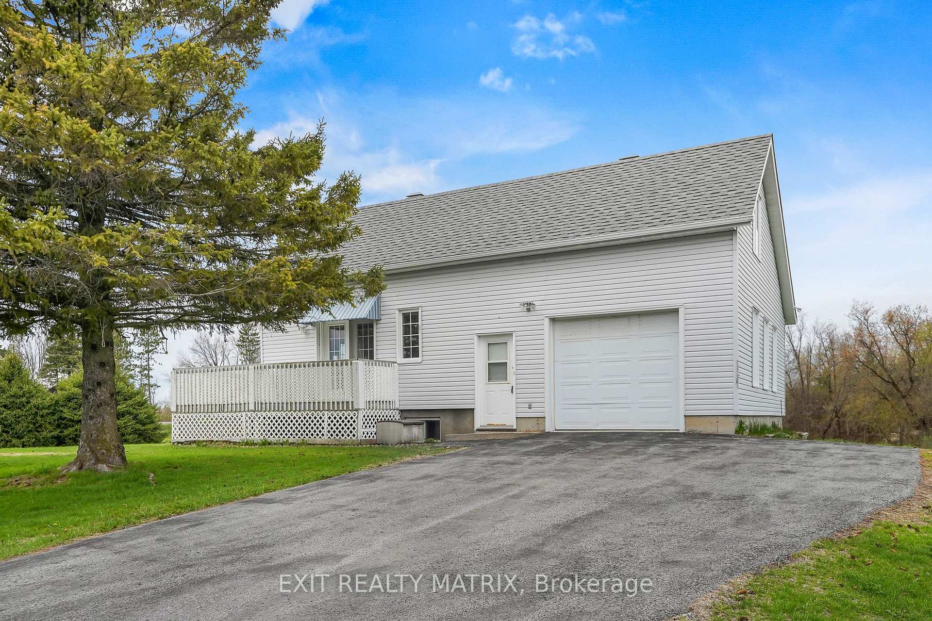 17 Dubois Street, Champlain, ON K0B 1K0, Champlain — photo 1