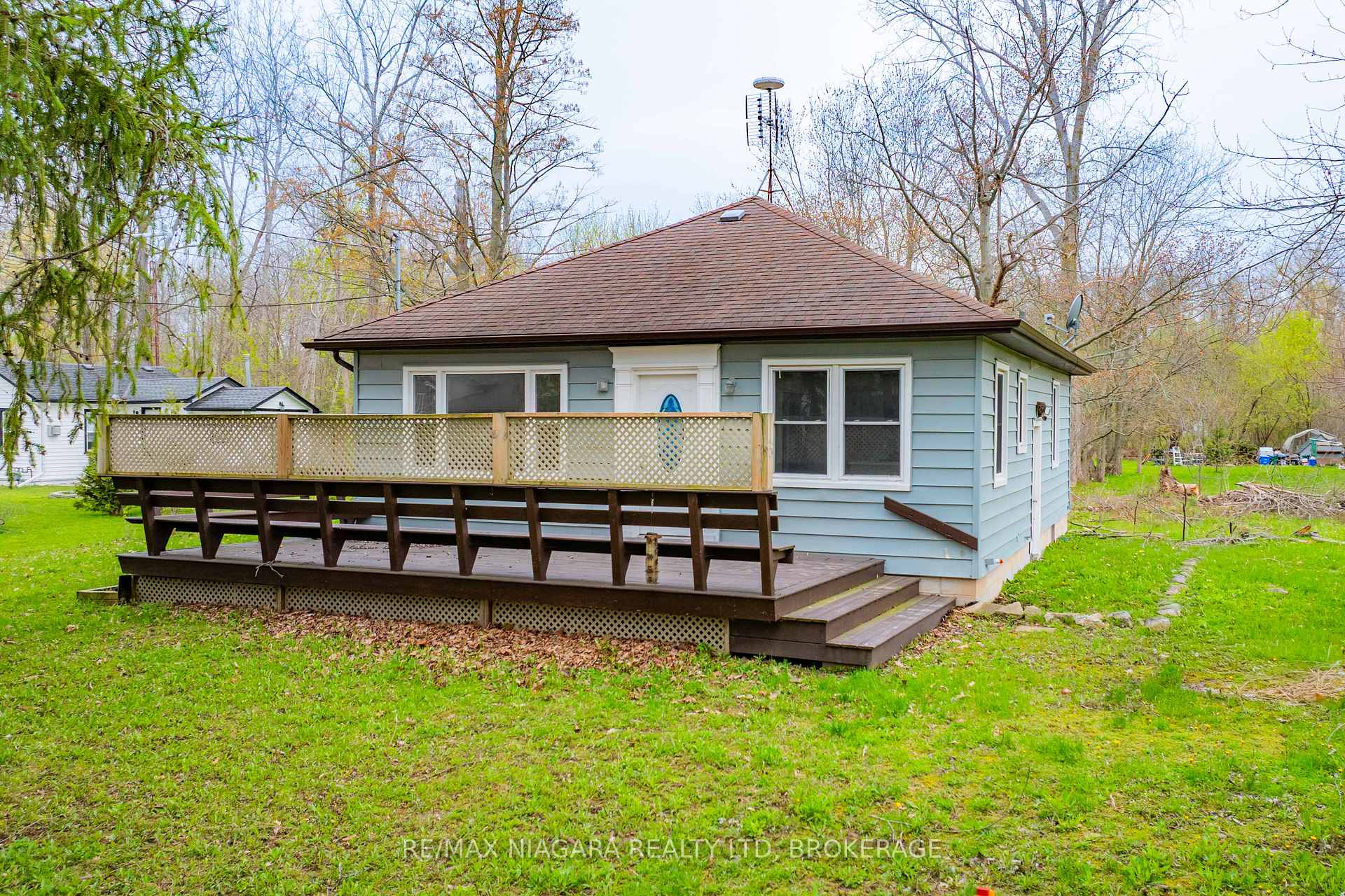 355 BERNARD Avenue, Fort Erie, ON L0S 1N0, Fort Erie — photo 1