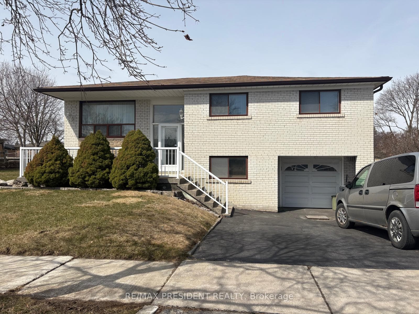 3759 Bayswater Crescent, Mississauga, ON L4T 2G6, Mississauga — photo 1
