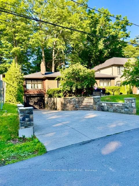 89 Holyrood Avenue, Oakville, ON L6K 2V4, Oakville — photo 1