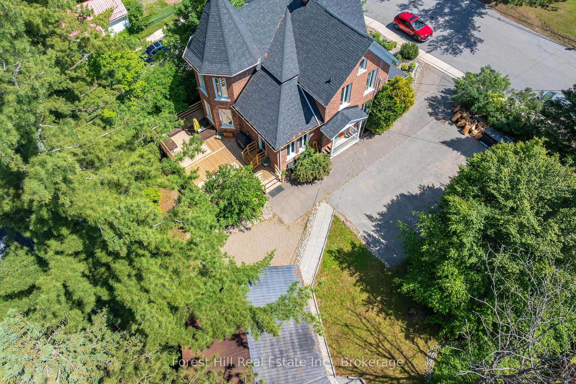 5 Lorne Street N, Huntsville, ON P1H 2G1, Huntsville — photo 1