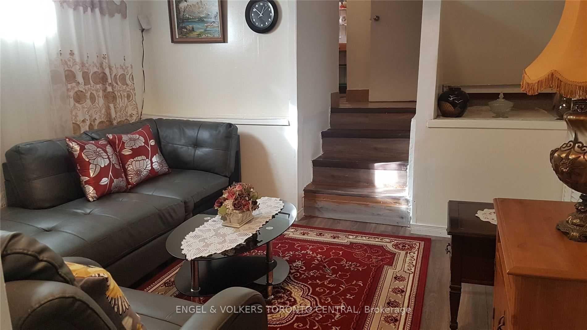 9 Shademaster Court Bsmt, Toronto, ON M1B 1Y5, Toronto E11 — photo 1
