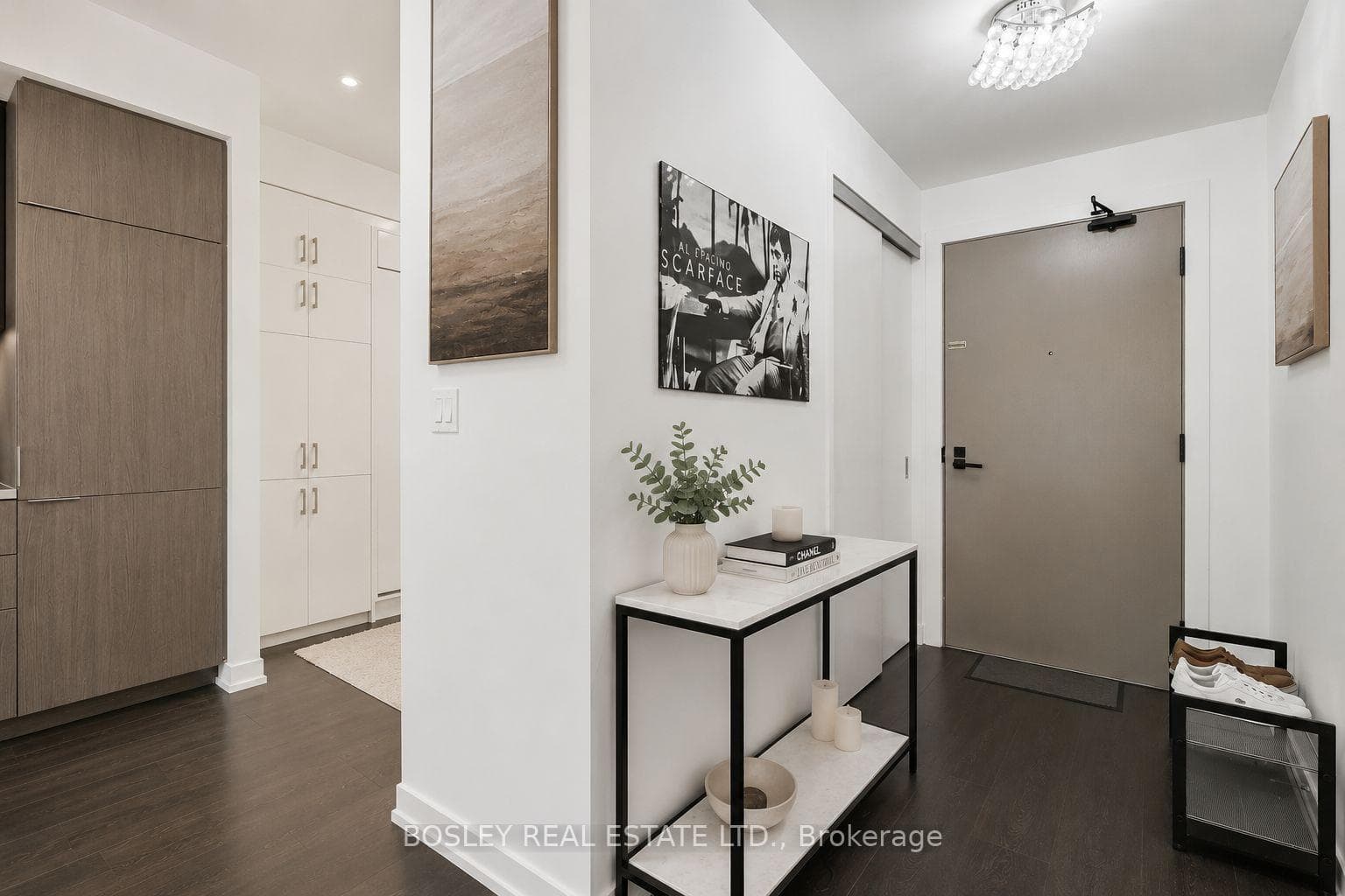 223 St Clair Avenue 209, Toronto, ON M4V 0A5, Toronto C02 — photo 1