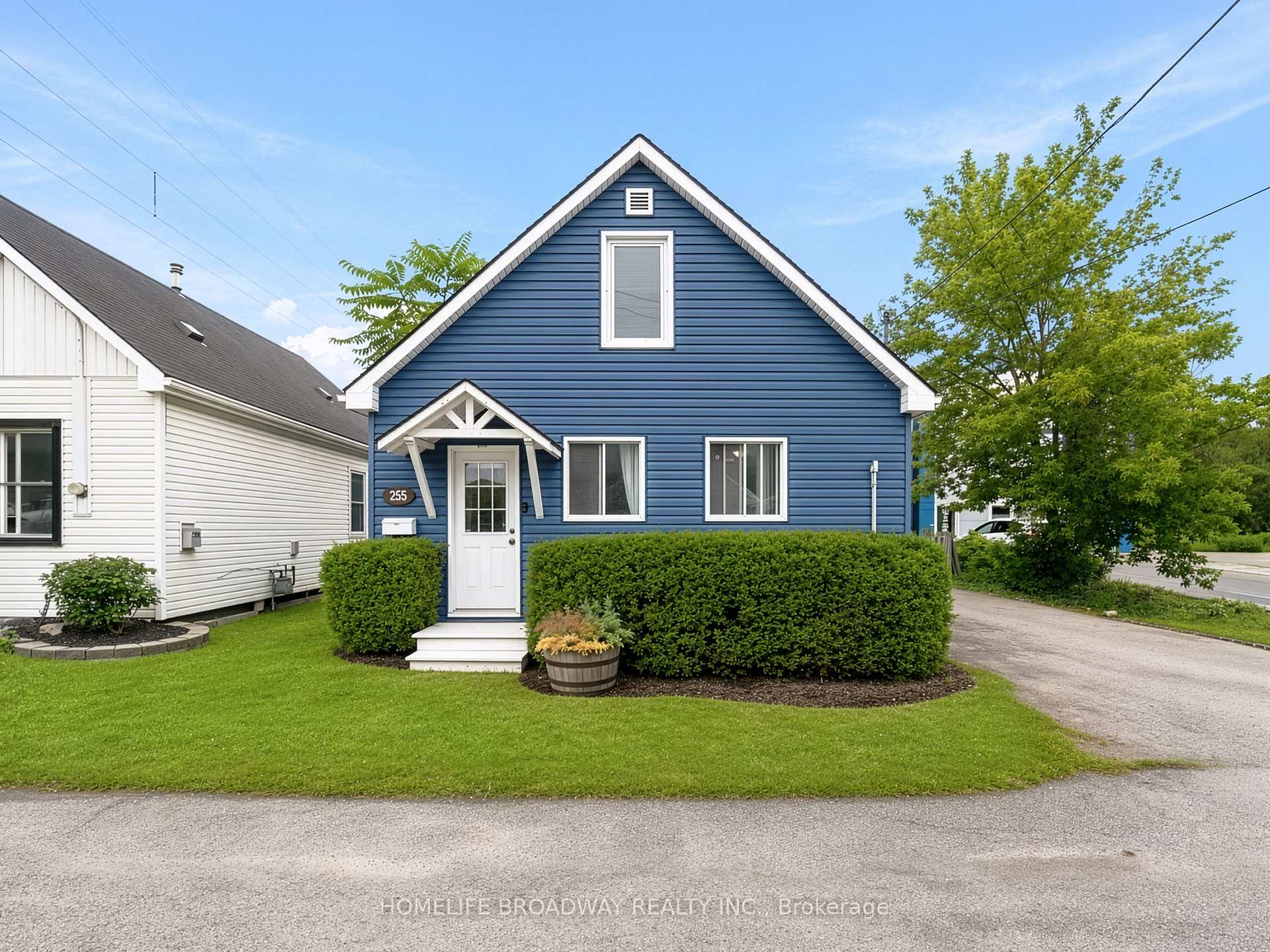 255 Robinson Street N, Grimsby, ON L3M 3E2, Grimsby — photo 1