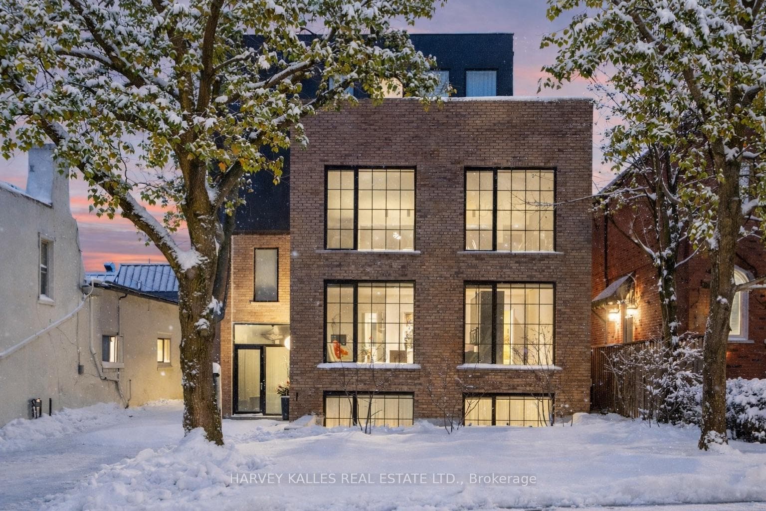 34 Coulson Avenue B, Toronto, ON M4V 1Y5, Toronto C03 — photo 1