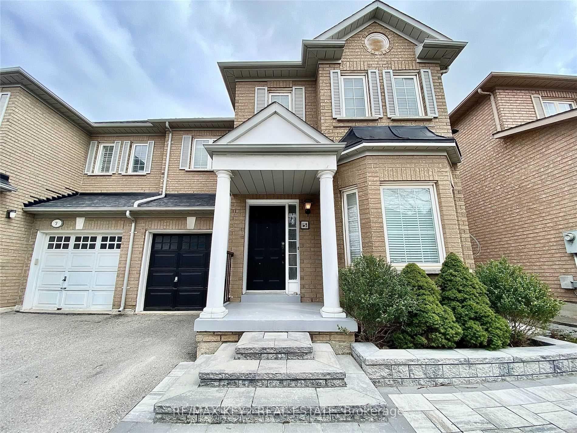 5 Navarre Street, Richmond Hill, ON L4B 4H3