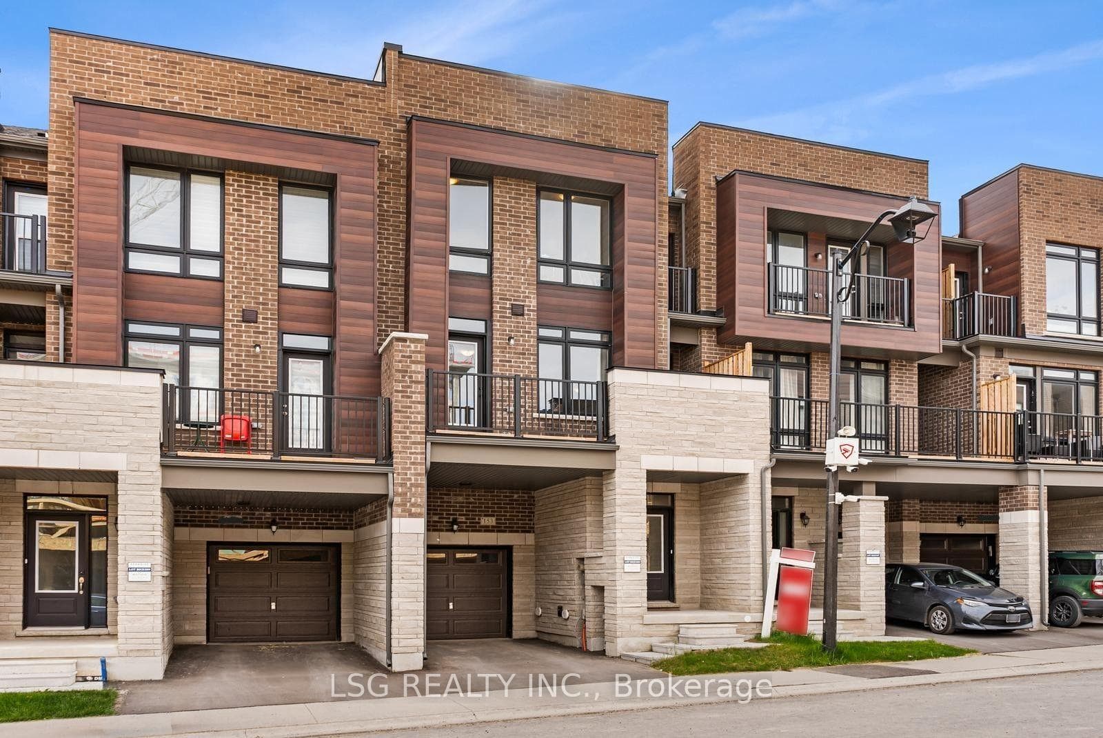 153 Blick Crescent, Aurora, ON L4G 7B6, Aurora — photo 1