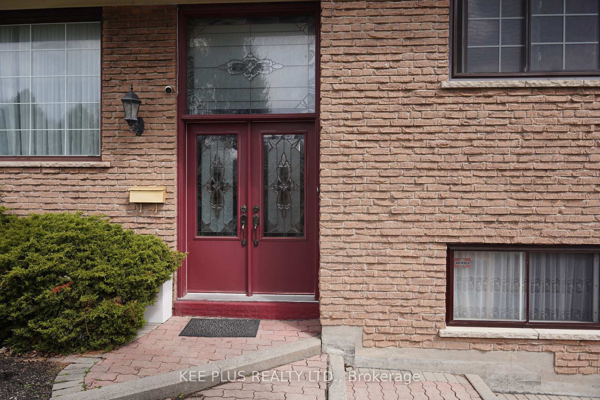 424 Military Trail Upper Level, Toronto, ON M1E 4E7, Toronto E09 — photo 1