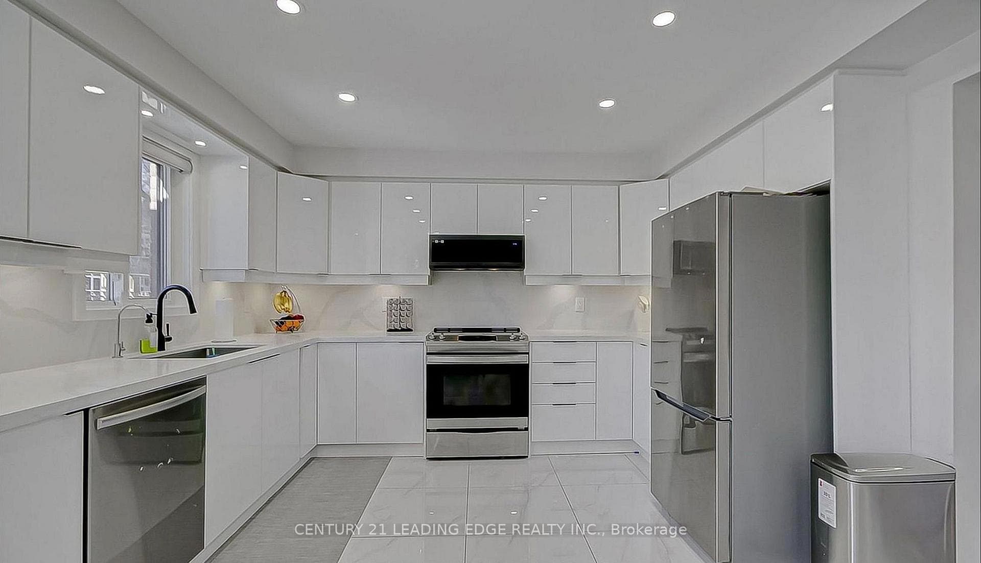 220 Olde Bayview Avenue, Richmond Hill, ON L4E 3C7, Richmond Hill — photo 1