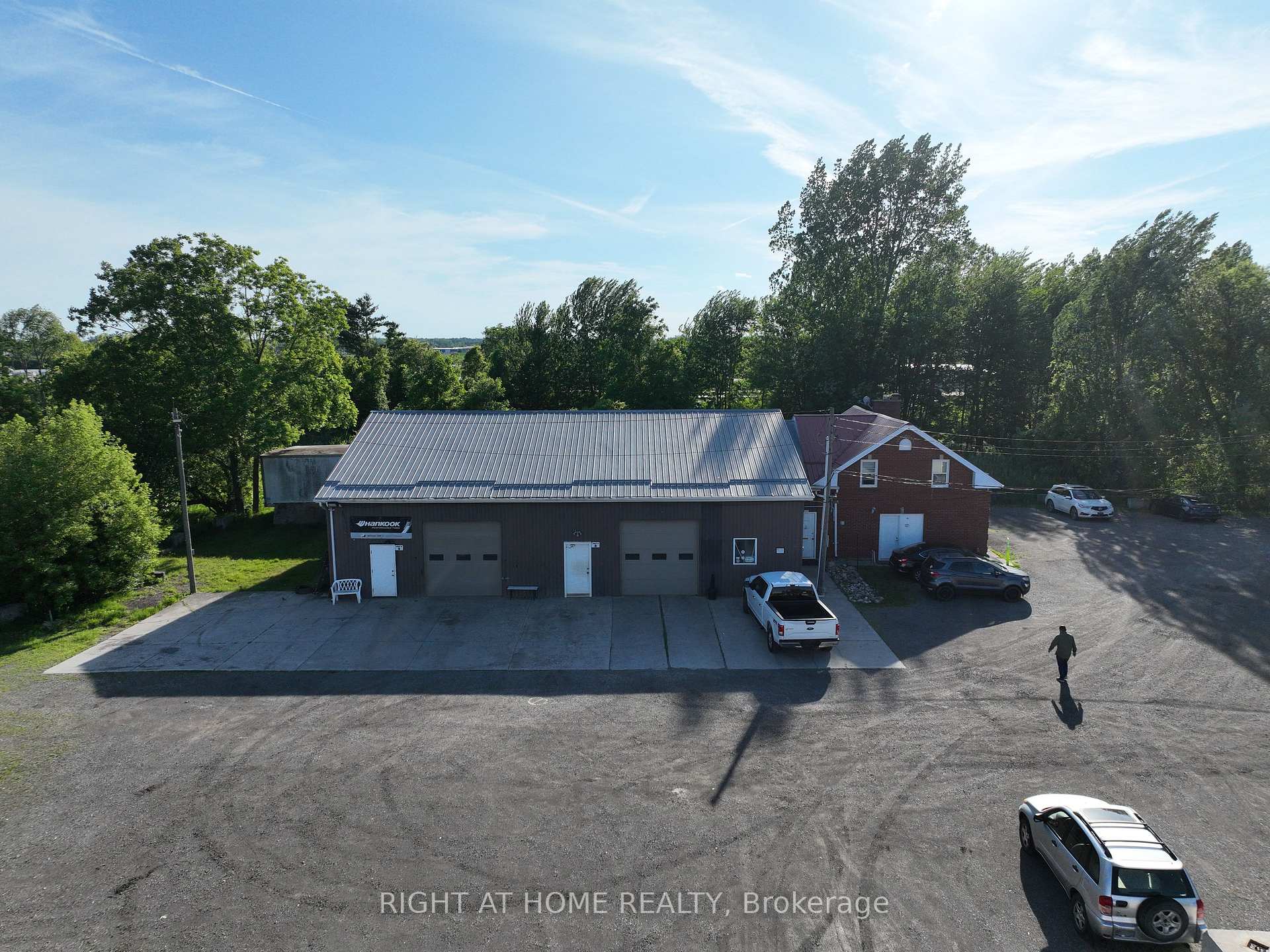 443 Exeter Road 8, London South, ON N6E 2Z3, London South — photo 1