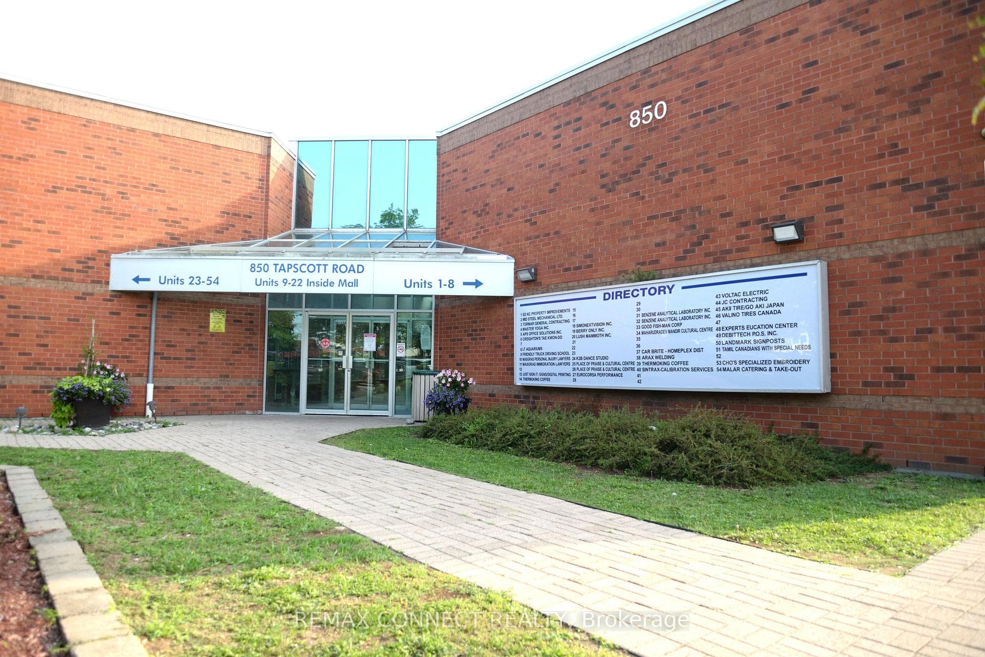 850 Tapscott Road 18, Toronto, ON M1X 1N4, Toronto E11 — photo 1
