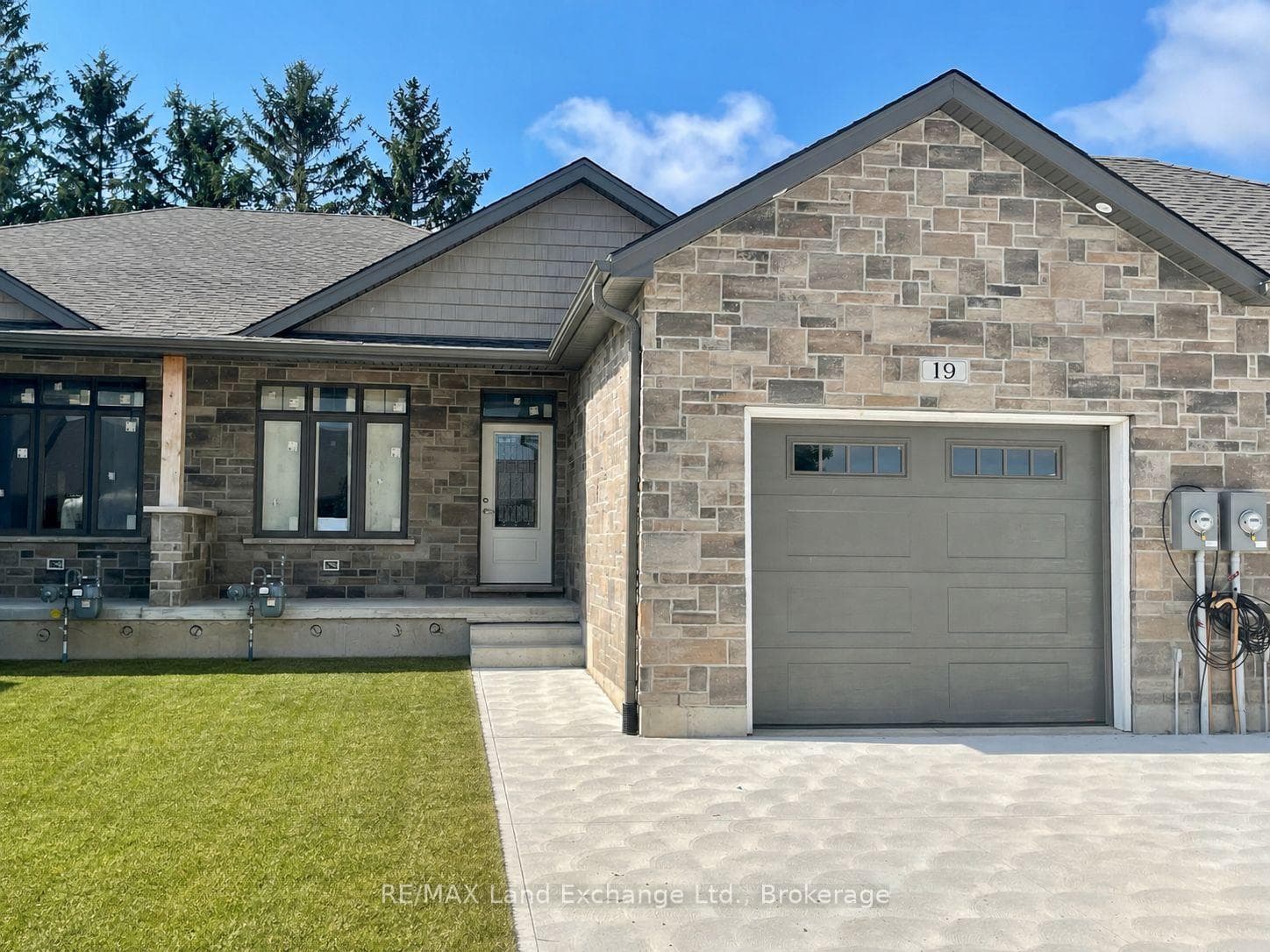 19 Nyah Court, Kincardine, ON N0G 2T0, Kincardine — photo 1