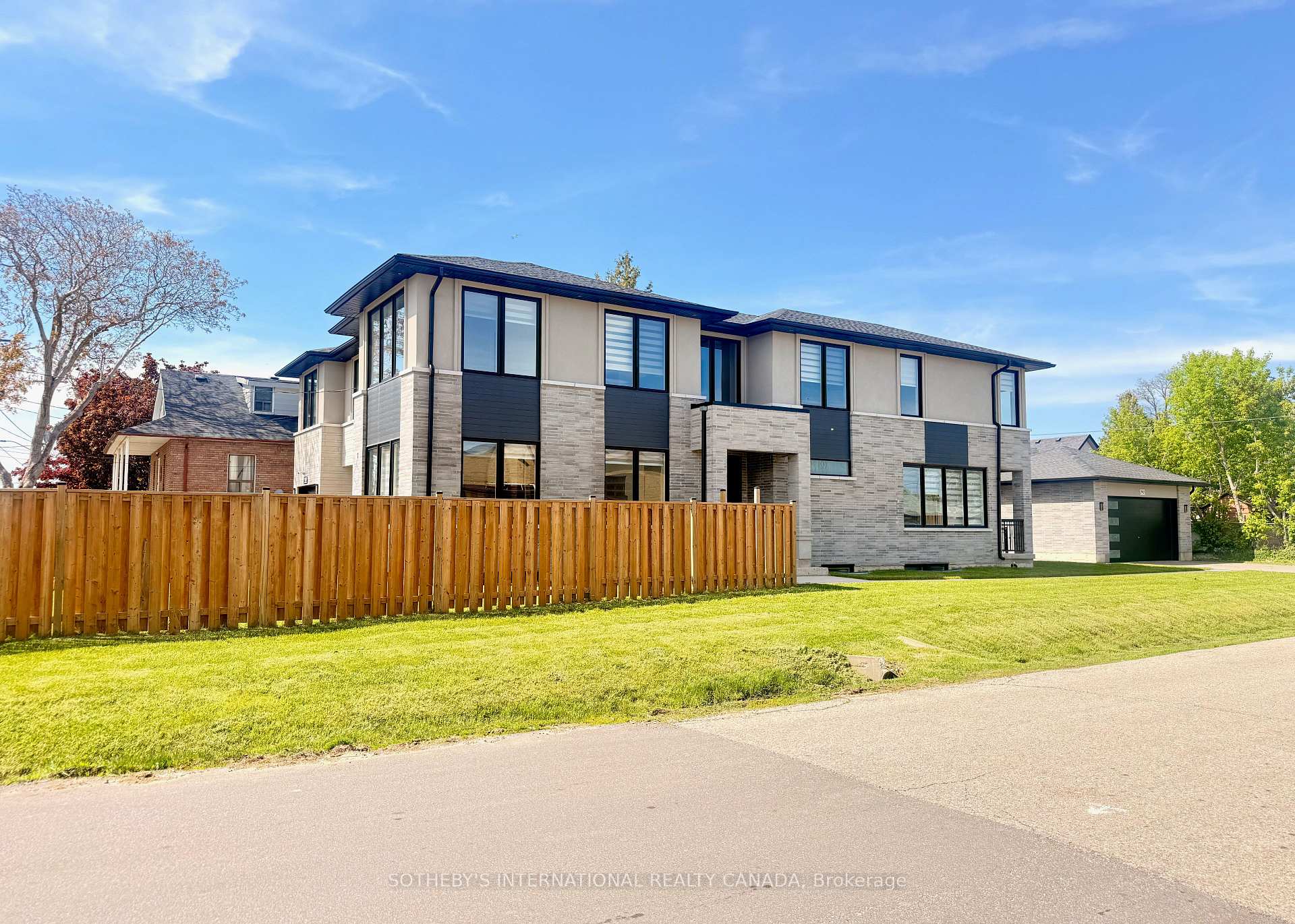 797 First Street, Mississauga, ON L5E 1A3, Mississauga — photo 1
