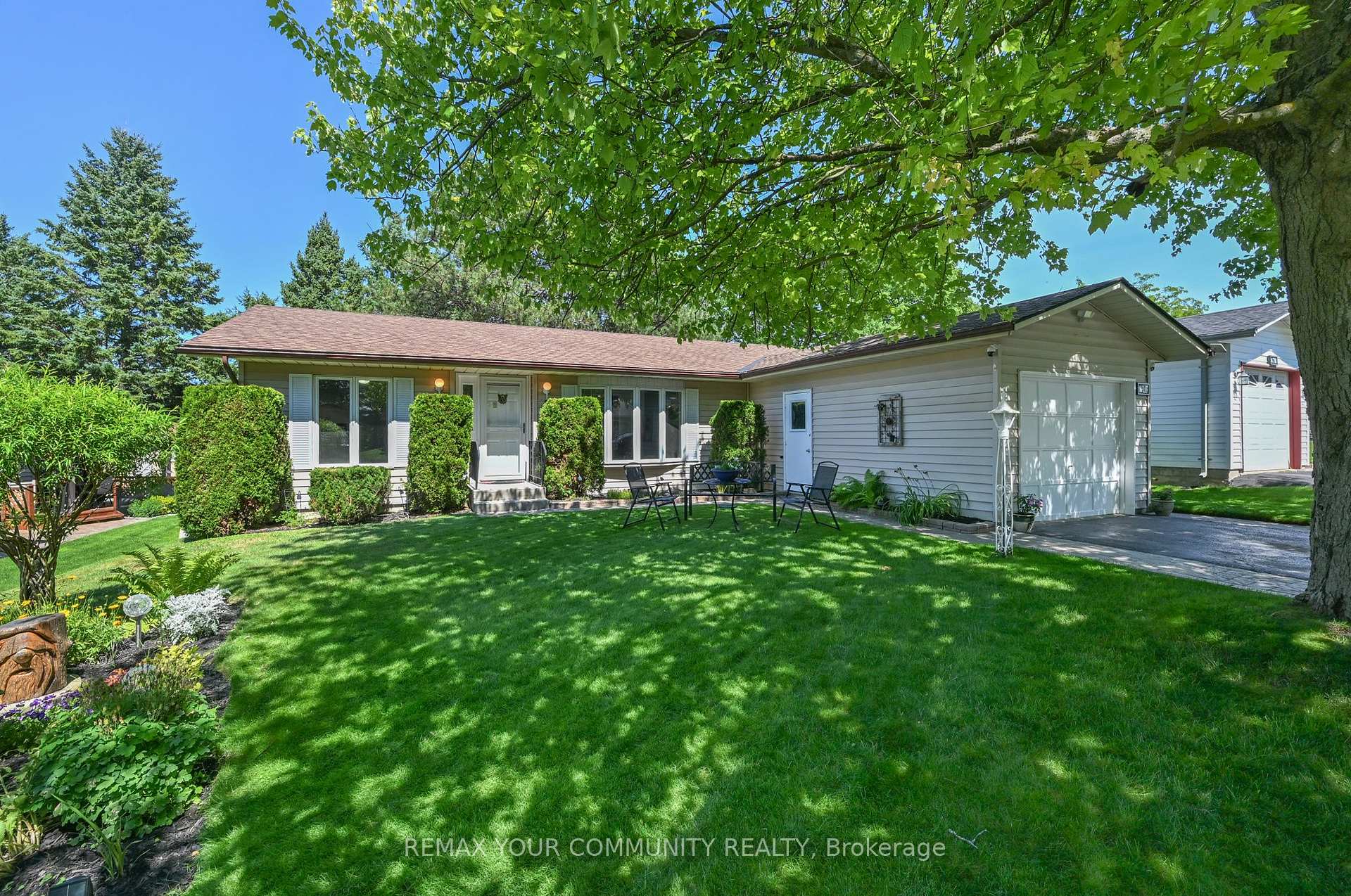 76 Tecumseth Pines Drive, New Tecumseth, ON L0G 1W0, New Tecumseth — photo 1