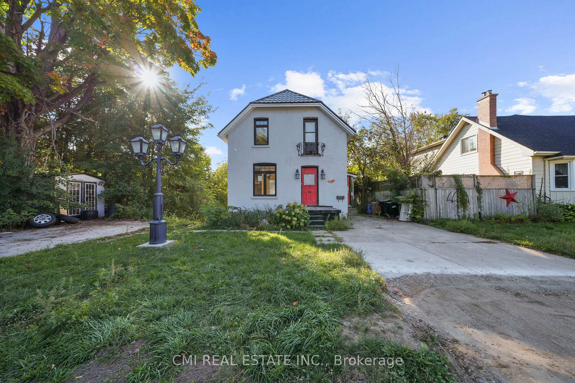 43 Perry Street, Barrie, ON L4N 2G2, Barrie — photo 1
