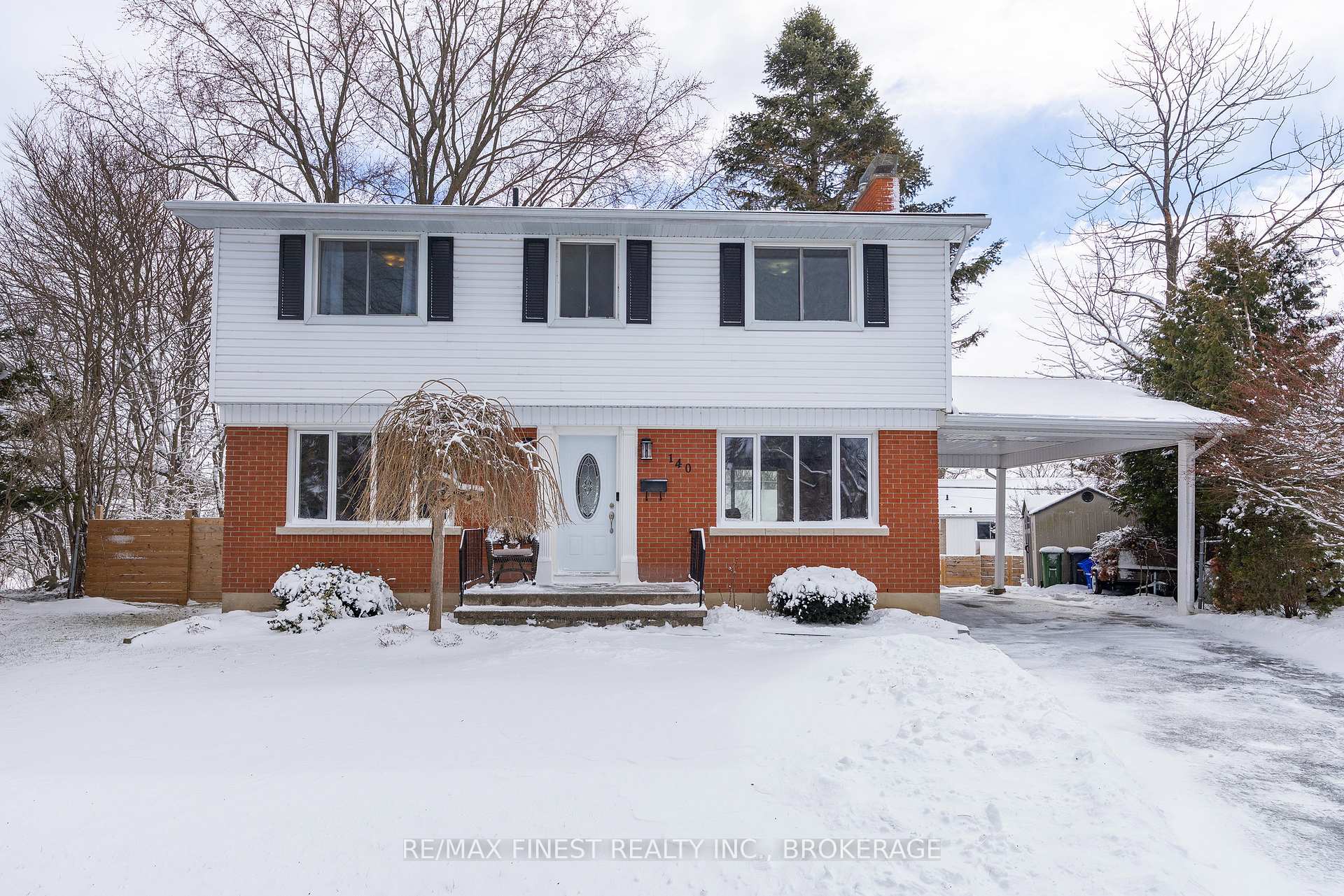 140 Falkirk Terrace, Kingston, ON K7M 4C2