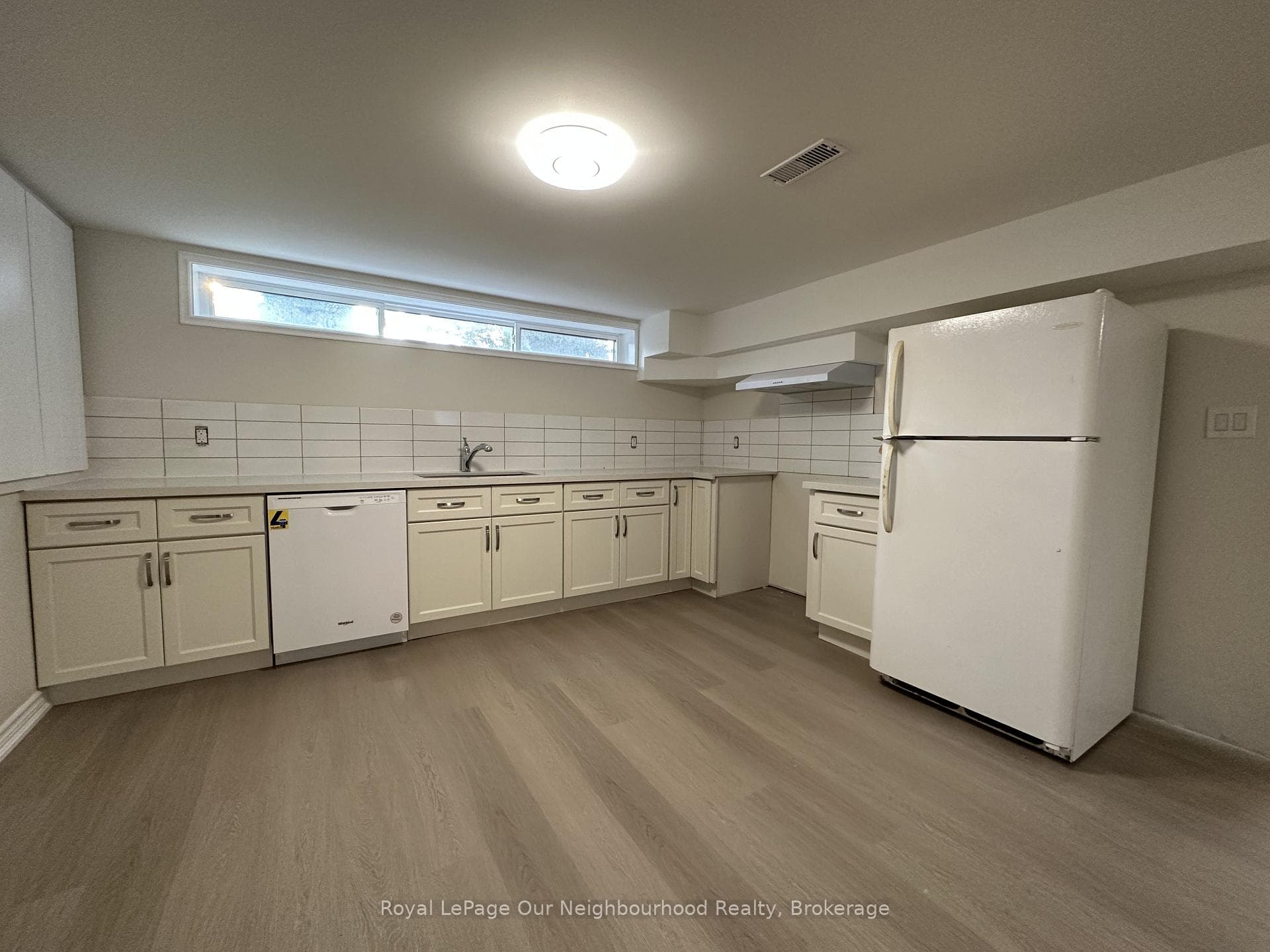 122 Sanderling Crescent Bsmt, Kawartha Lakes, ON K9V 4V2, Kawartha Lakes — photo 1