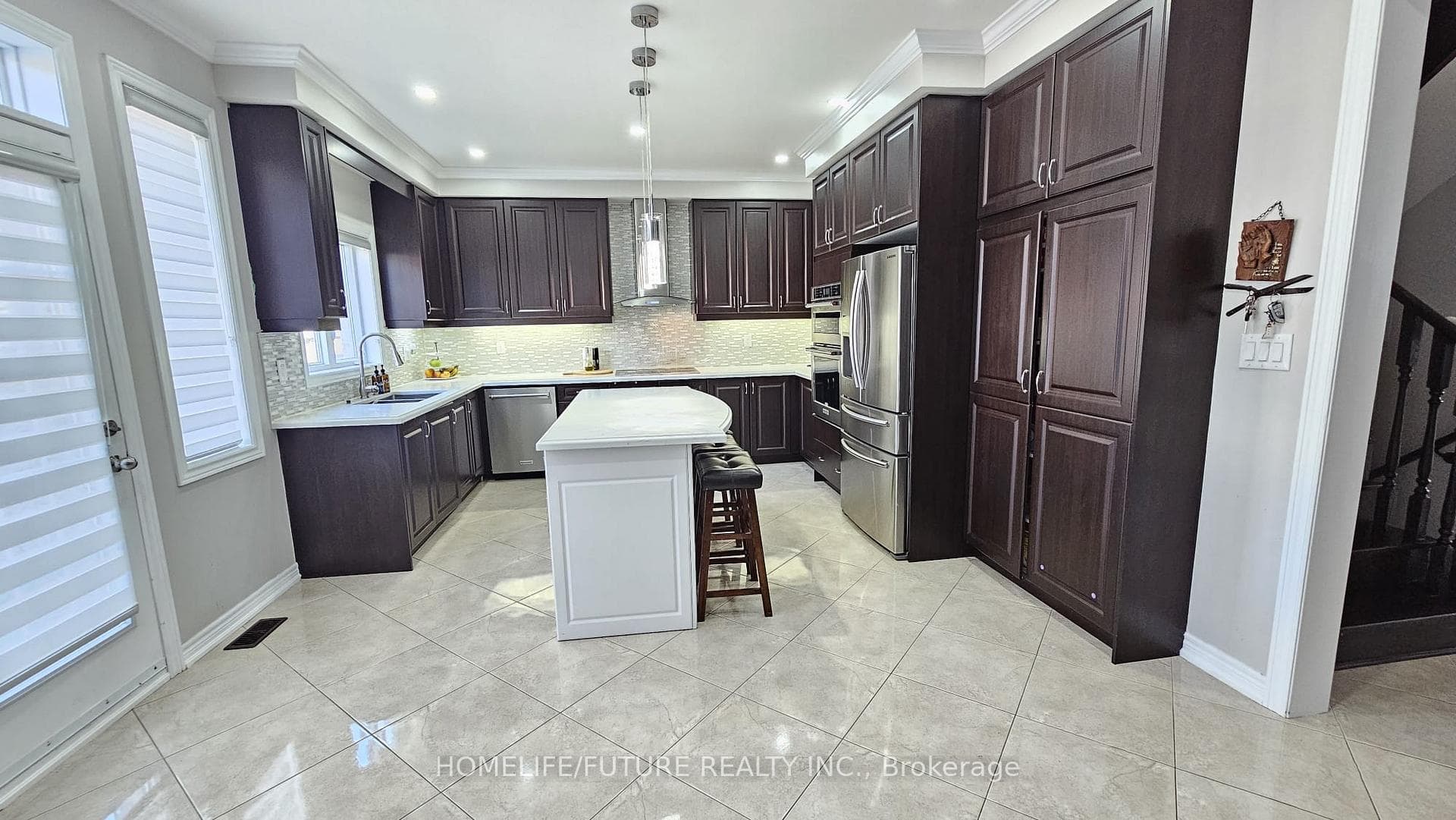 77 Martin Byrne Drive Main & 2nd, Brampton, ON L6P 4C7, Brampton — photo 1