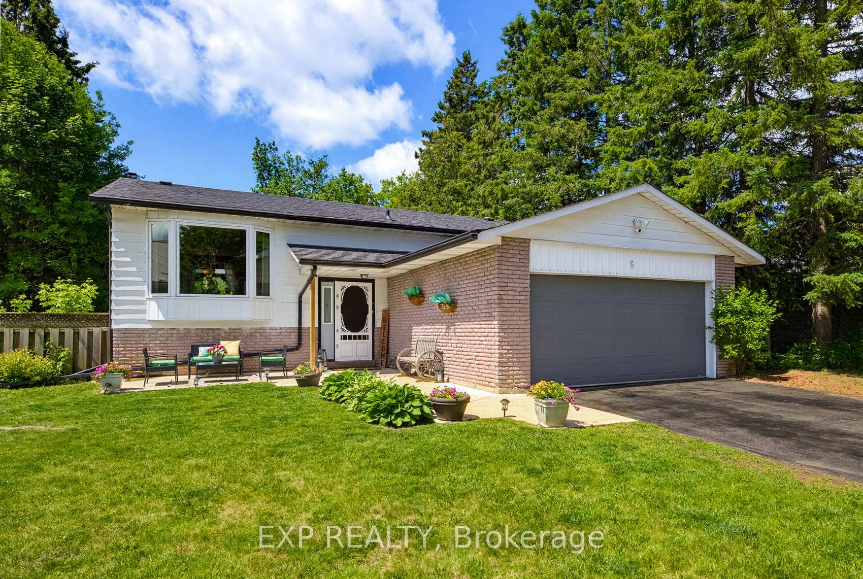 6 Palace Street, Caledon, ON L7K 0A2, Caledon — photo 1