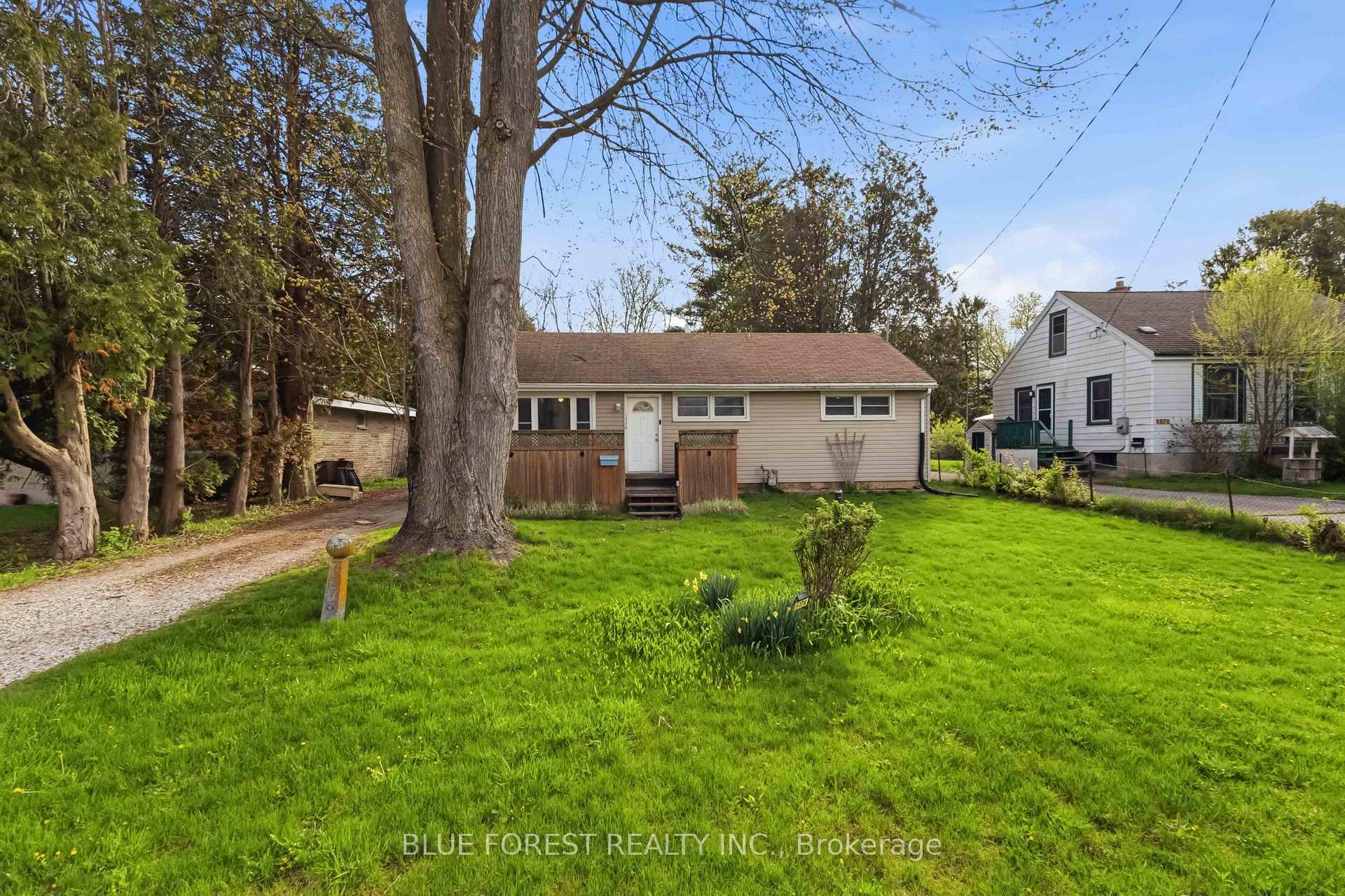1376 Kostis Avenue, London East, ON N5V 3E2, London East — photo 1