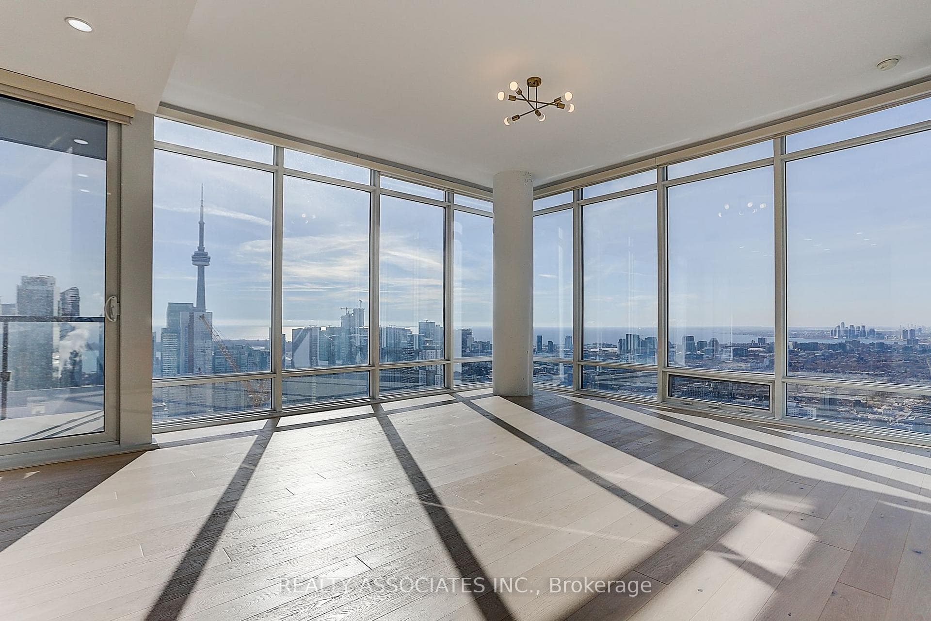 488 University Avenue 4310, Toronto, ON M5G 0C1, Toronto C01 — photo 1