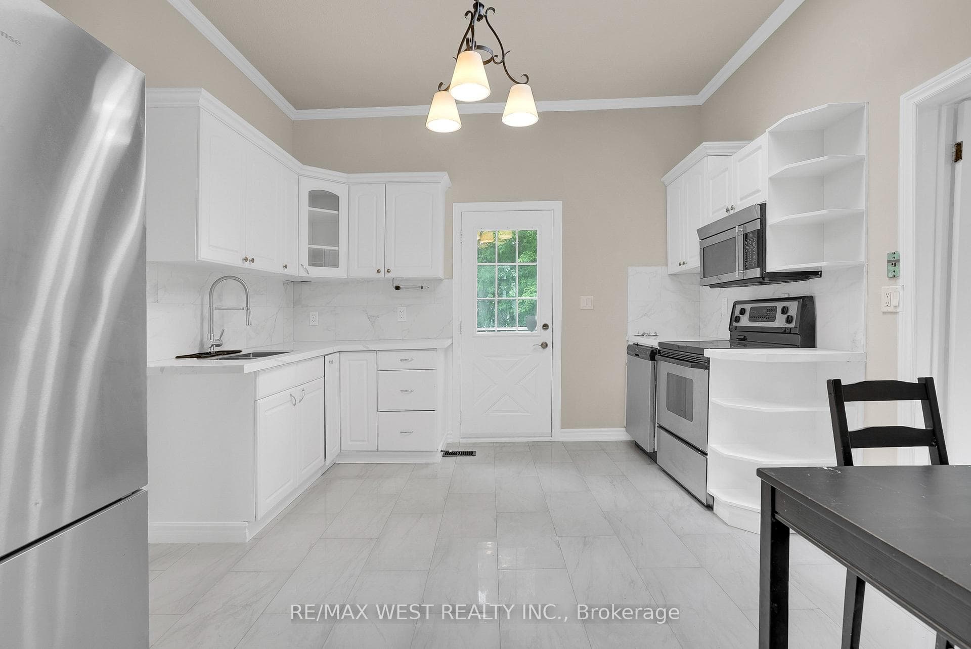 19015 Dufferin Street, King, ON L3Y 4V9, King — photo 1