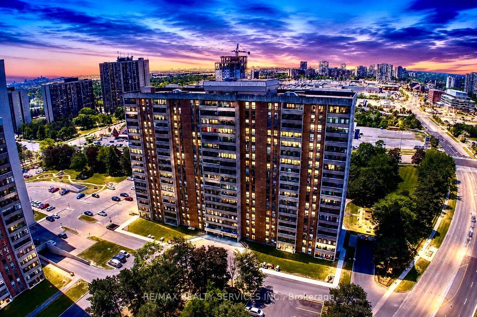15 Kensington Road E 1901, Brampton, ON L6T 3W2, Brampton — photo 1