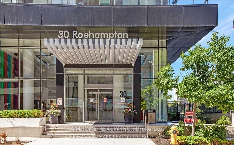 30 Roehampton Avenue 2101, Toronto C10, ON M4P 1R2, Toronto C10 — photo 1