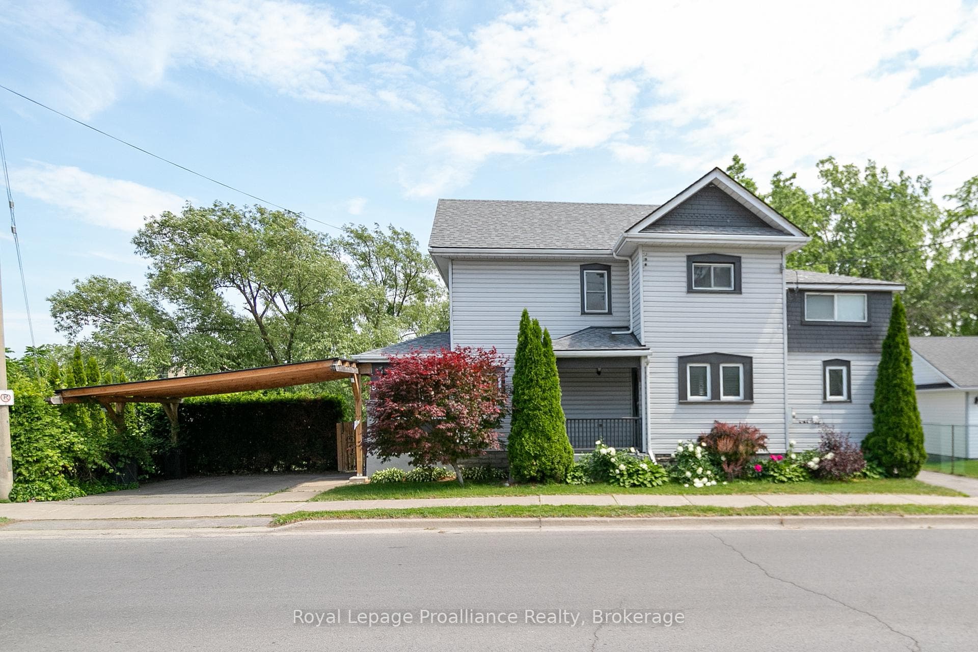83 Moira Street E, Belleville, ON K8P 2S3, Belleville — photo 1