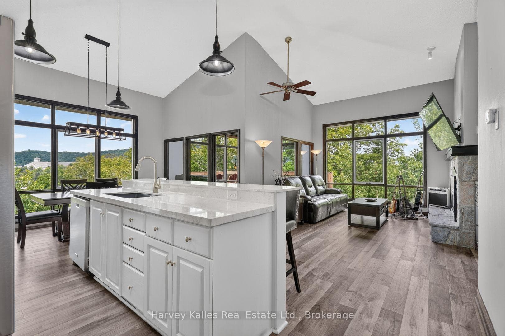 26 Deerhurst Golfview Drive 303, Huntsville, ON P1H 1A9, Huntsville — photo 1