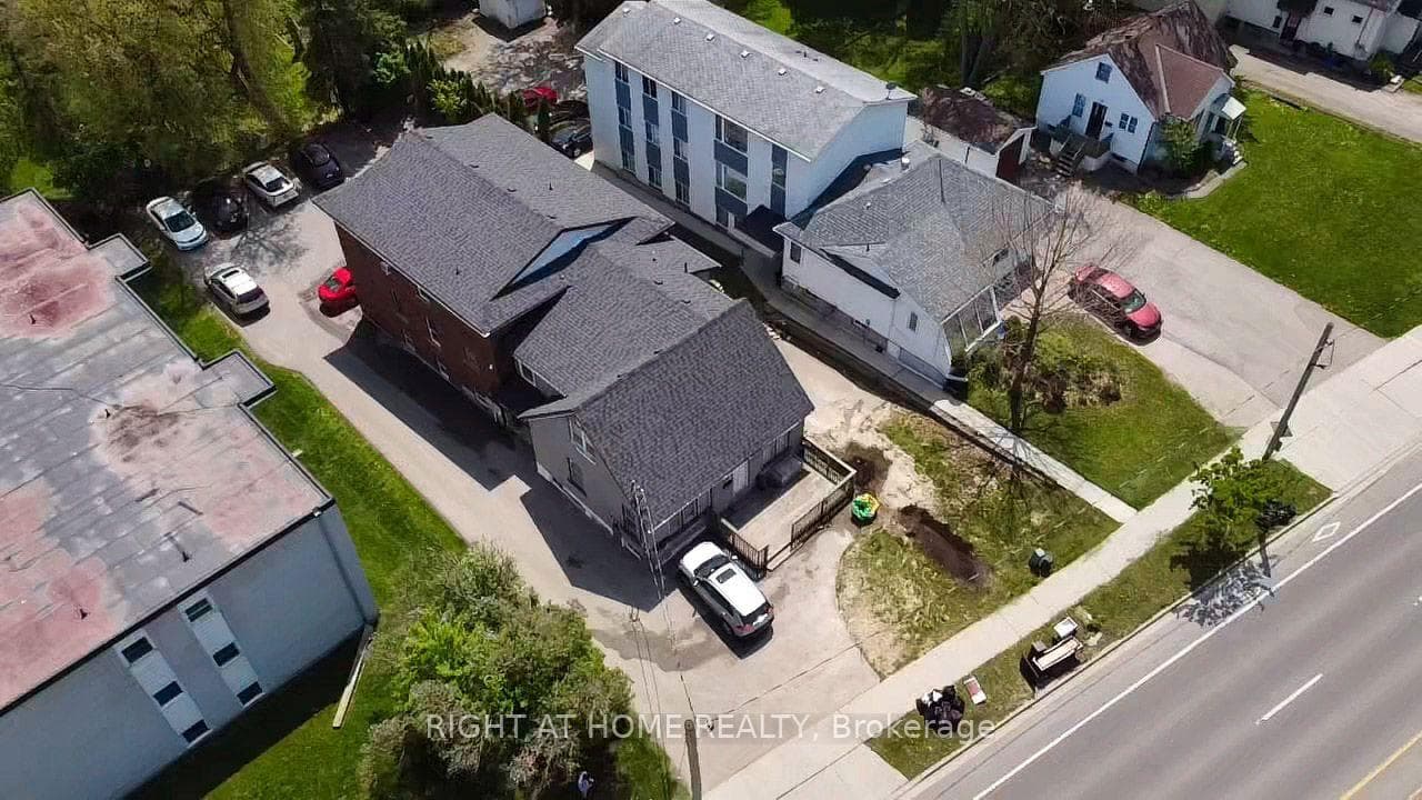 379 Erb Street W, Waterloo, ON N2L 1W7, Waterloo — photo 1
