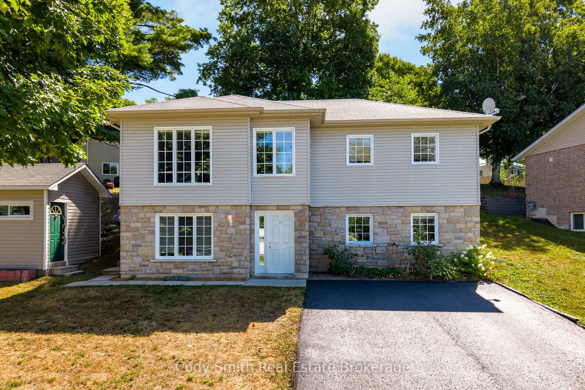 21 CHURCH Street, Penetanguishene, ON L9M 1A9, Penetanguishene — photo 1
