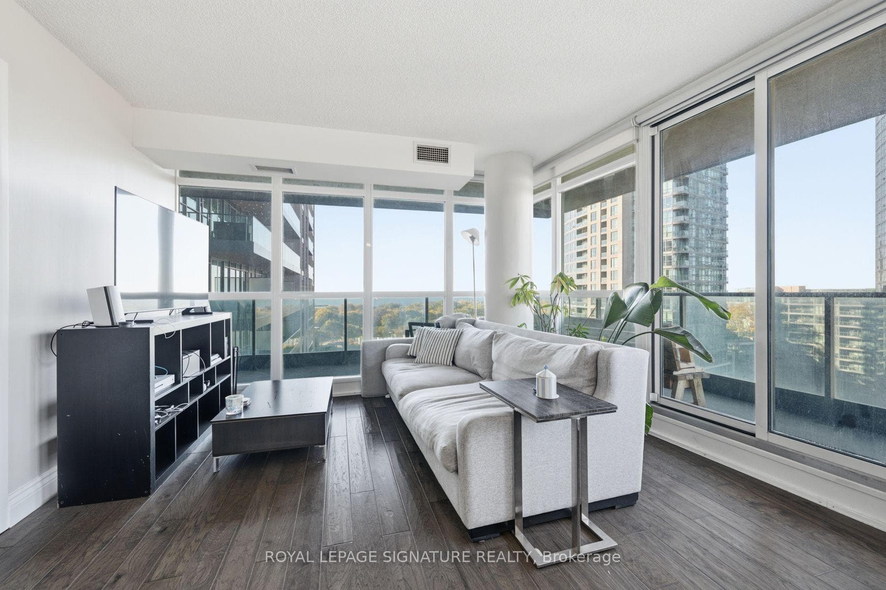 209 Fort York Boulevard 1359, Toronto, ON M5V 4A1, Toronto C01 — photo 1