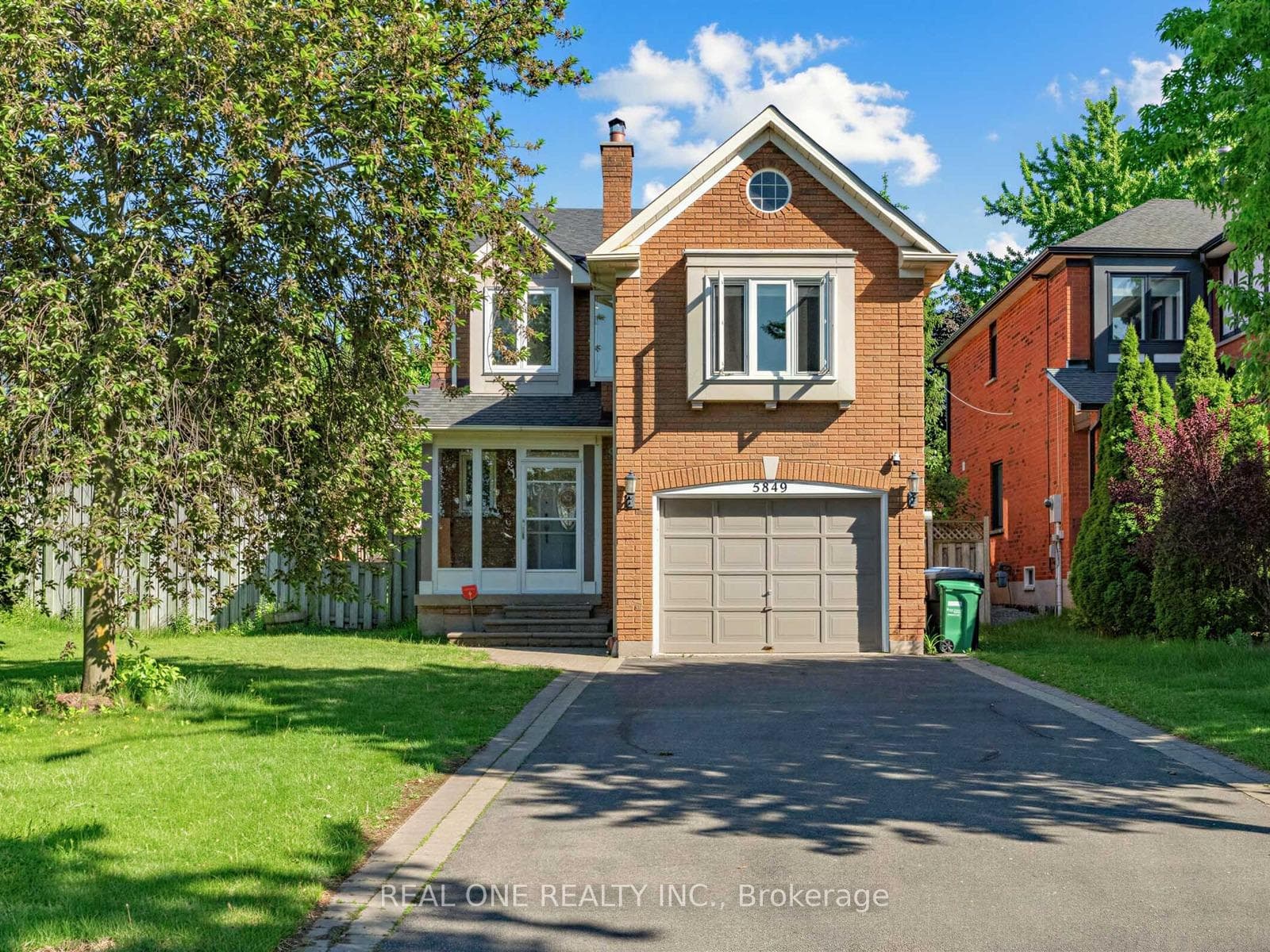 5849 Chorley Place, Mississauga, ON L5M 5L7, Mississauga — photo 1