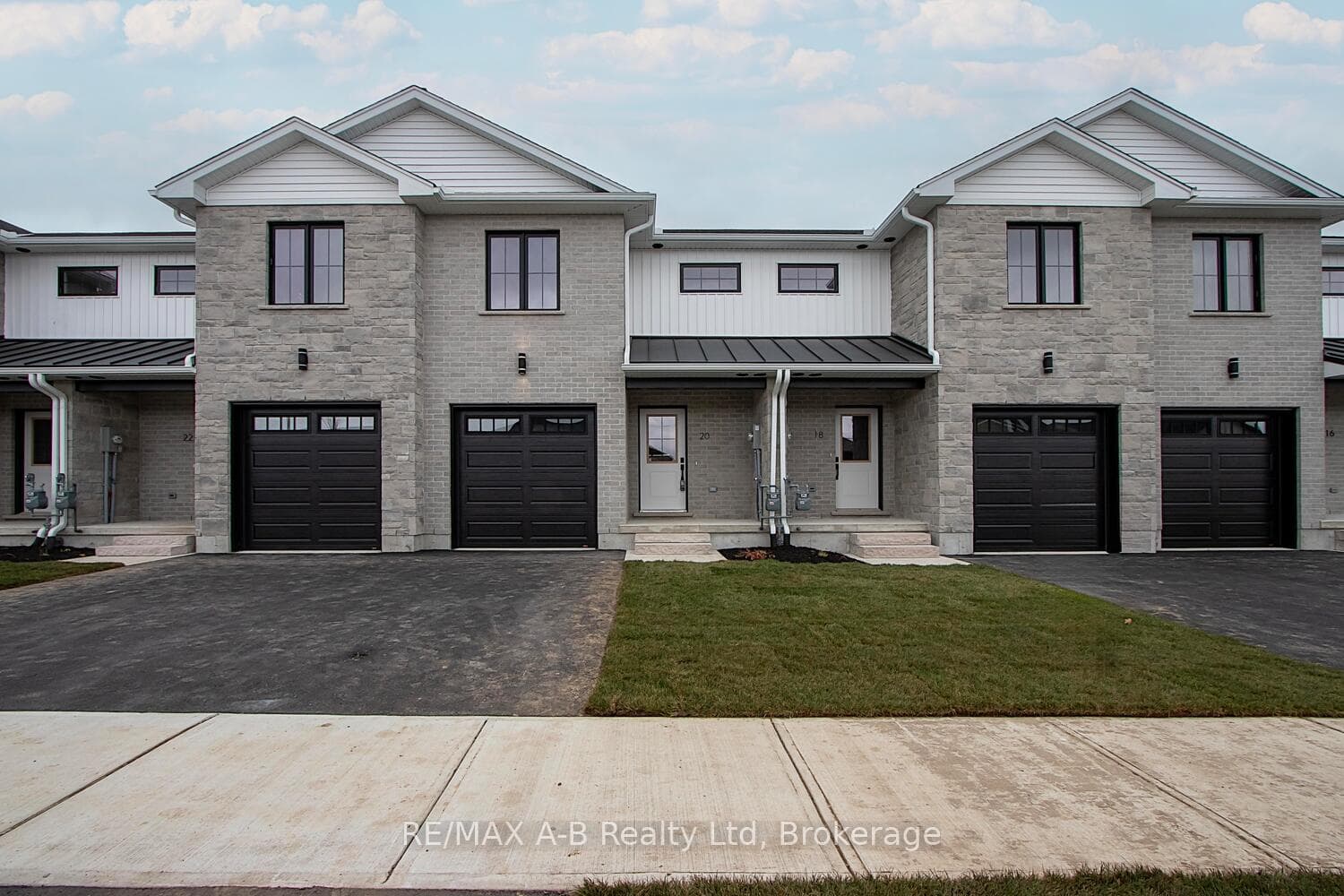 28 Linda Drive, Huron East, ON N0K 1W0, Huron East — photo 1