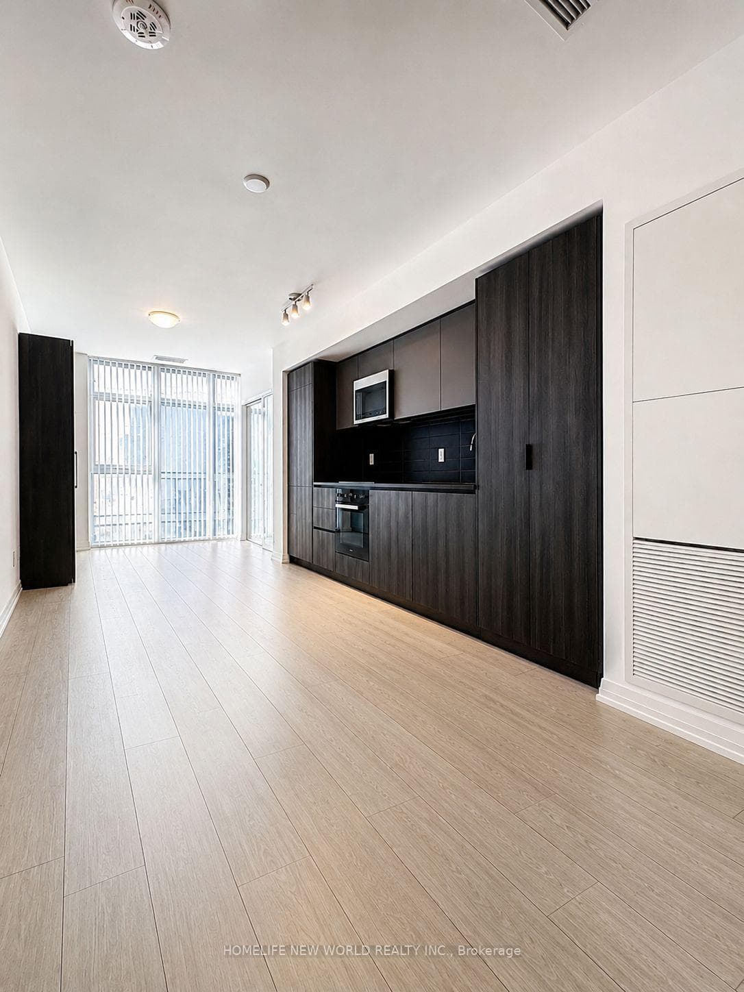400 King Street W 1110, Toronto, ON M5V 0X8, Toronto C01 — photo 1