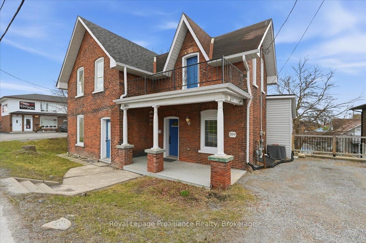 209 Dundas St. E., Street, Quinte West, ON K8V 1M1, Quinte West — photo 1