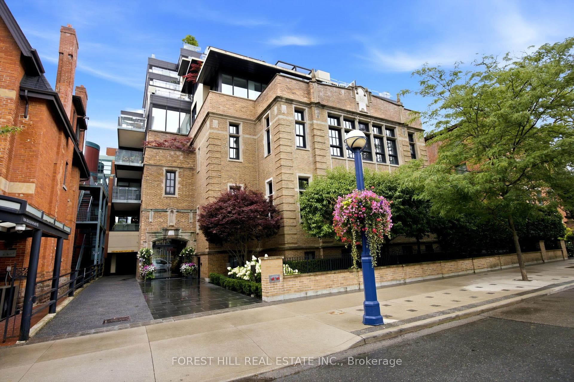 36 Hazelton Avenue 4C, Toronto, ON M5R 2E2, Toronto C02 — photo 1