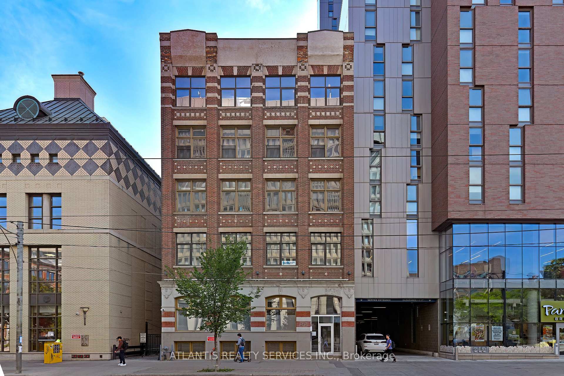 243 College Street 100, Toronto, ON M5T 1R5, Toronto C01 — photo 1