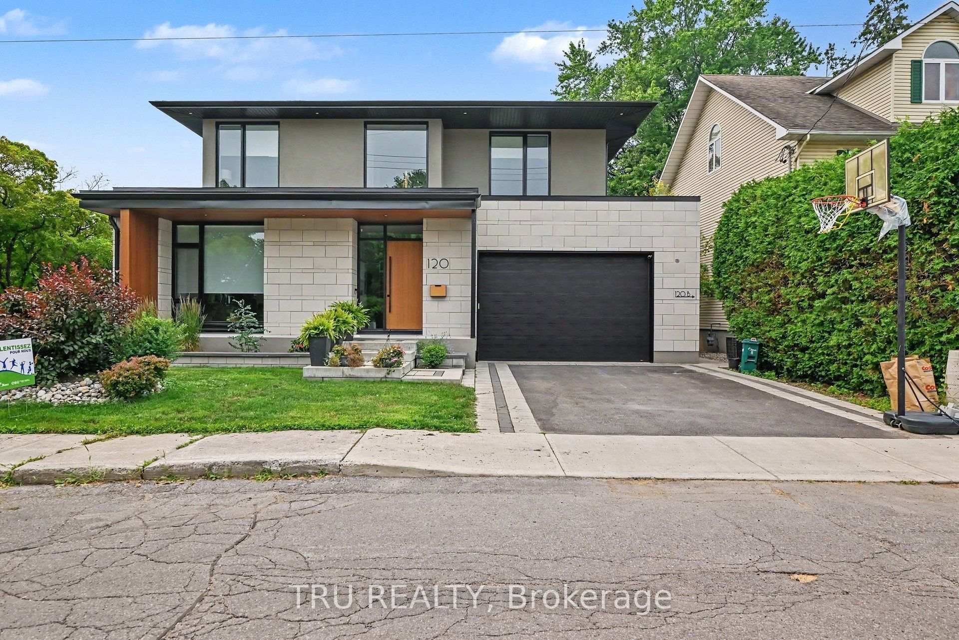 120 Glynn Avenue B, Overbrook - Castleheights and Area, ON K1K 1S8, Overbrook - Castleheights and Area — photo 1