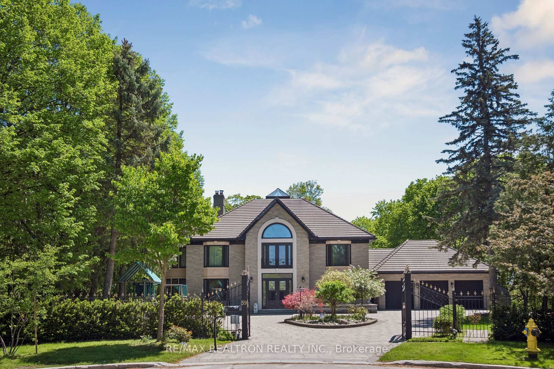 59 Hi Mount Drive, Toronto, ON M2K 1X3, Toronto C15 — photo 1