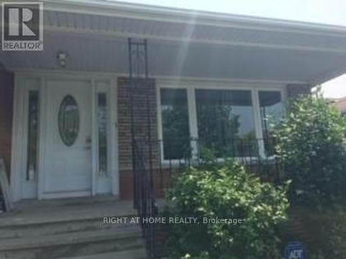 9 Chalet (Upper) Road, Toronto, ON M2J 3V4, Toronto C15 — photo 1