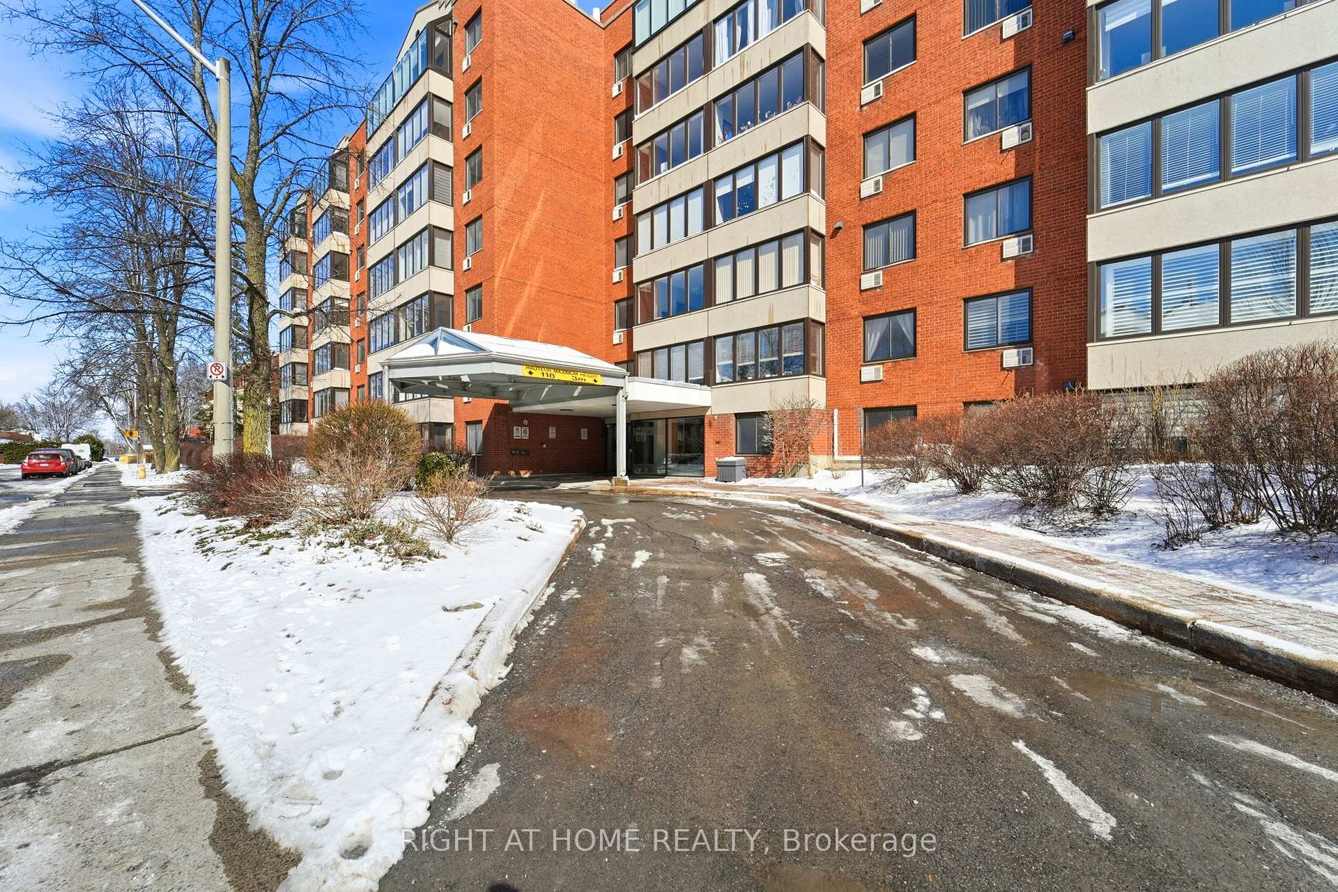 225 Alvin Road N 309, Manor Park - Cardinal Glen and Area, ON K1K 4H6, Manor Park - Cardinal Glen and Area — photo 1