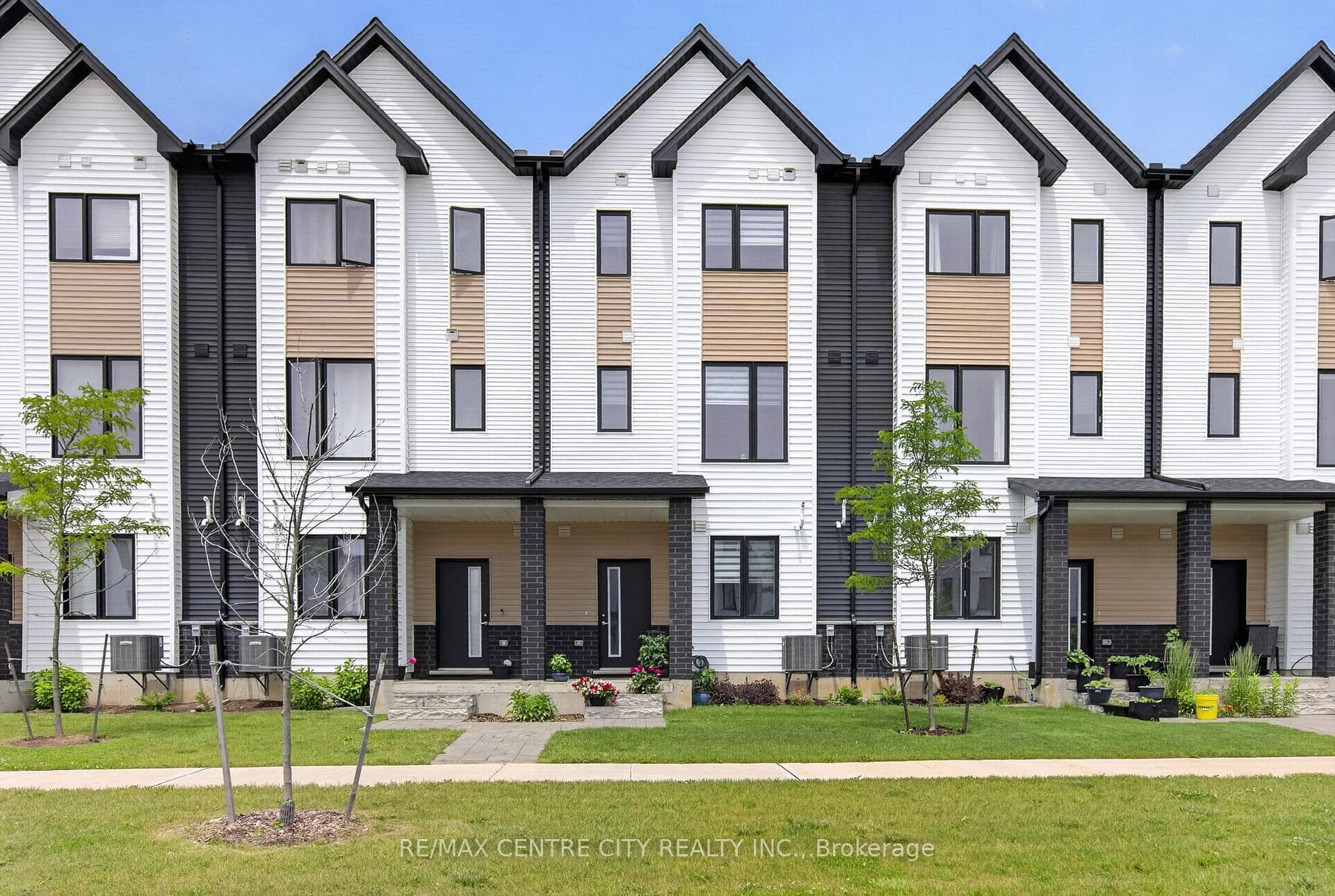 1595 Capri Crescent 56, London North, ON N6G 3Y6, London North — photo 1
